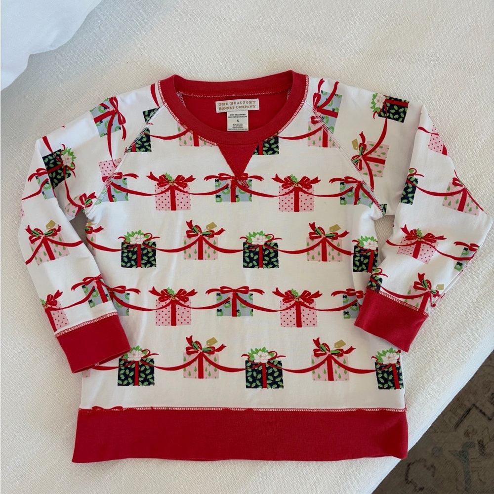 TBBC Beaufort Bonnet Holiday Present Print Sweatshirt